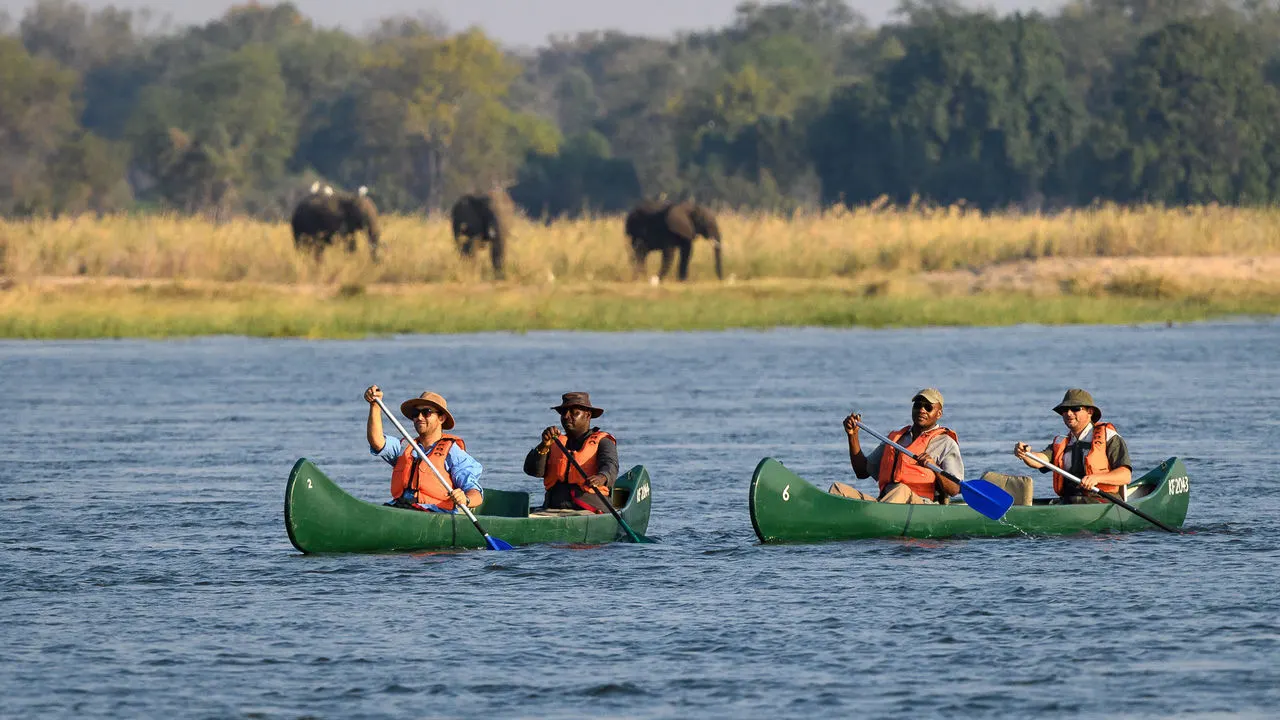 6-day beach and safari Lake Kariba Zimbabwe Tours and Guided time in Mana Pools National Park