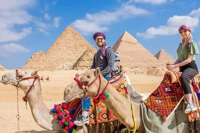 8-day Luxury Egypt Tours focus across Egypt Guided time in Giza Plateau